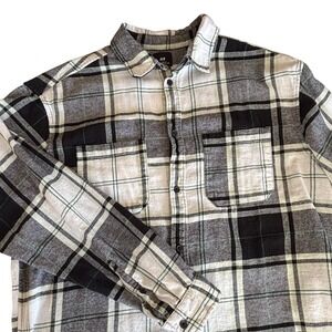 H&M Relaxed Fit Flannel Shirt Mens Large Black White Plaid Long Sleeve Button Up